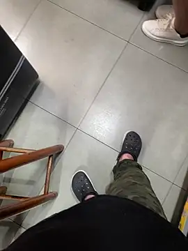 Snapshot of Hjsjsjsjjd chatting on 10/20/25, 01:22 Hjsjsjsjjd online show from 10/20/25, 01:22