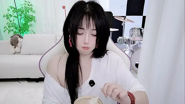 Vaness-a online show from 11/18/25, 03:49