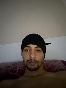 Snapshot of Hazembahloul chatting on 11/19/25, 01:05 Hazembahloul online show from 11/19/25, 01:05