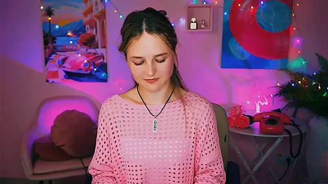 Snapshot of DeboraLarson chatting on 12/15/24, 07:53 DeboraLarson online show from 12/15/24, 07:53