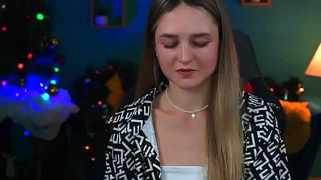 Snapshot of DeboraLarson chatting on 12/20/24, 01:22 DeboraLarson online show from 12/20/24, 01:22