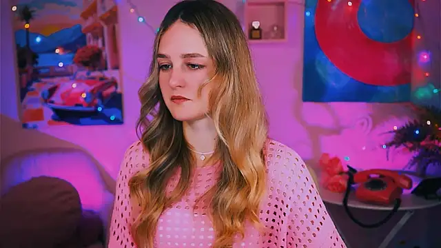 Snapshot of DeboraLarson chatting on 12/24/24, 04:00 DeboraLarson online show from 12/24/24, 04:00