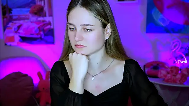 Snapshot of DeboraLarson chatting on 02/11/25, 03:29 DeboraLarson online show from 02/11/25, 03:29