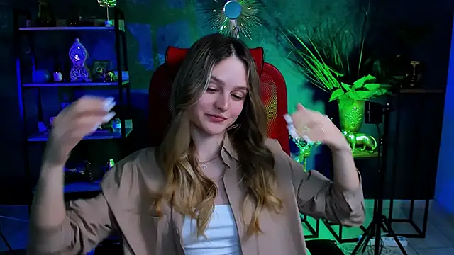 Snapshot of DeboraLarson chatting on 02/13/25, 11:17 DeboraLarson online show from 02/13/25, 11:17