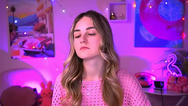 Snapshot of DeboraLarson chatting on 02/17/25, 07:31 DeboraLarson online show from 02/17/25, 07:31