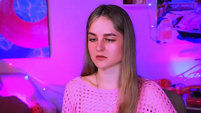 Snapshot of DeboraLarson chatting on 03/07/25, 06:57 DeboraLarson online show from 03/07/25, 06:57