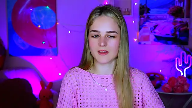 Snapshot of DeboraLarson chatting on 03/21/25, 04:49 DeboraLarson online show from 03/21/25, 04:49