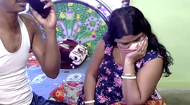 Snapshot of Couple_For_You18 chatting on 12/30/24, 06:42 Couple For You18 online show from 12/30/24, 06:42