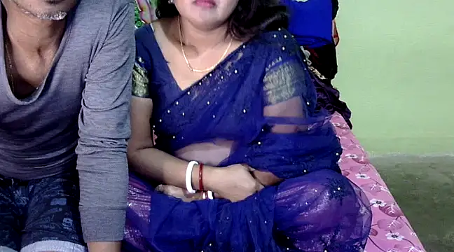 Snapshot of Couple_For_You18 chatting on 02/07/25, 04:24 Couple For You18 online show from 02/07/25, 04:24