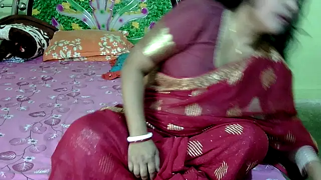 Snapshot of Couple_For_You18 chatting on 02/10/25, 01:44 Couple For You18 online show from 02/10/25, 01:44