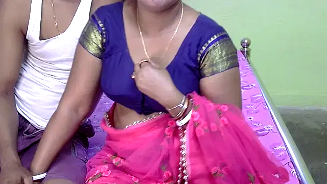 Snapshot of Couple_For_You18 chatting on 03/11/25, 11:12 Couple For You18 online show from 03/11/25, 11:12