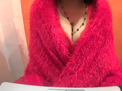 Snapshot of HOT-SEEMAA chatting on 01/05/25, 08:22 HOT-SEEMAA online show from 01/05/25, 08:22