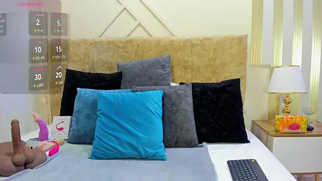 ashley  foxx  online show from 11/21/25, 02:27