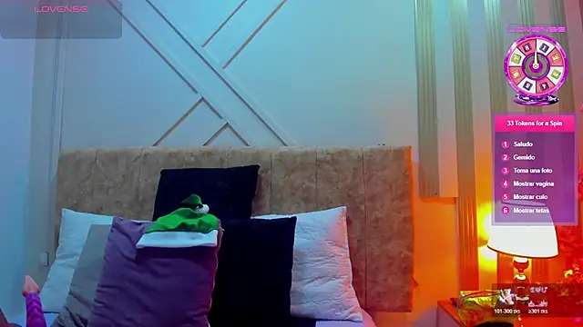 ashley  foxx  online show from 12/18/25, 02:12