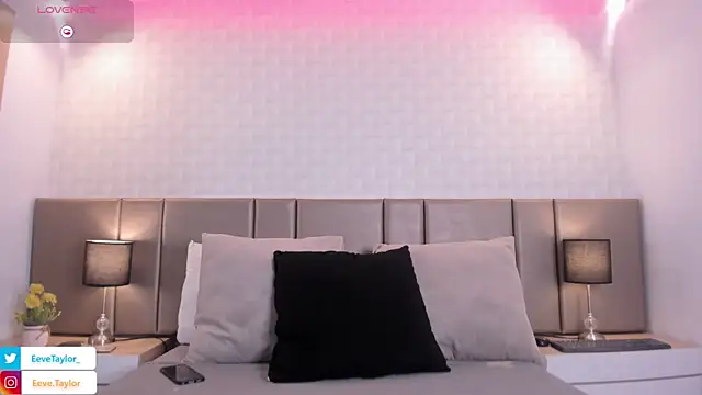 Snapshot of Eevee_Taylor chatting on 07/01/26, 02:02 Eevee Taylor online show from 07/01/26, 02:02