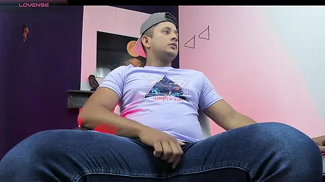 Snapshot of Marcos_garcias chatting on 03/07/25, 10:35 Marcos garcias online show from 03/07/25, 10:35