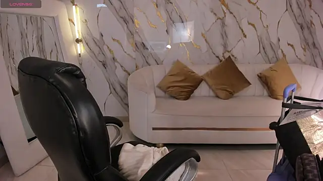 Snapshot of GabriellaLee chatting on 10/25/25, 03:03 GabriellaLee online show from 10/25/25, 03:03