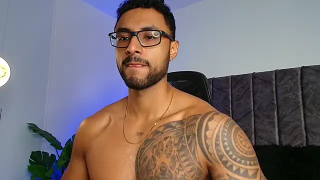 LiamGarcia1 online show from 10/20/25, 01:11