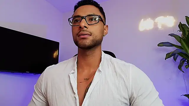 LiamGarcia1 online show from 12/19/25, 03:19