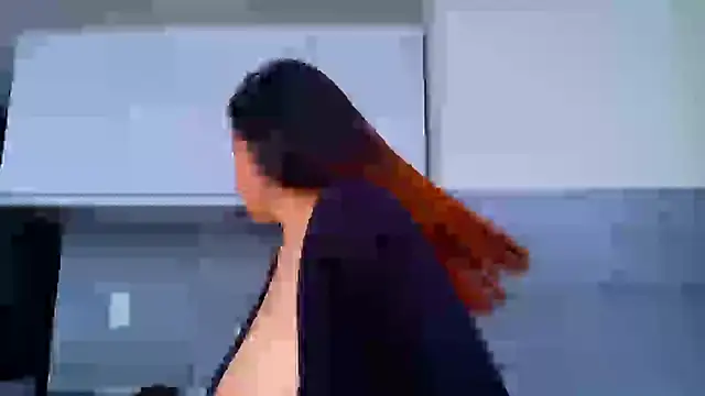 Snapshot of mistressesmoon chatting on 12/07/24, 08:05 mistressesmoon online show from 12/07/24, 08:05