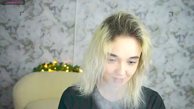 Snapshot of Ashley_S chatting on 04/17/26, 10:13 Ashley S online show from 04/17/26, 10:13