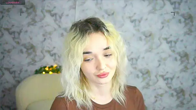 Snapshot of Ashley_S chatting on 04/19/26, 10:23 Ashley S online show from 04/19/26, 10:23