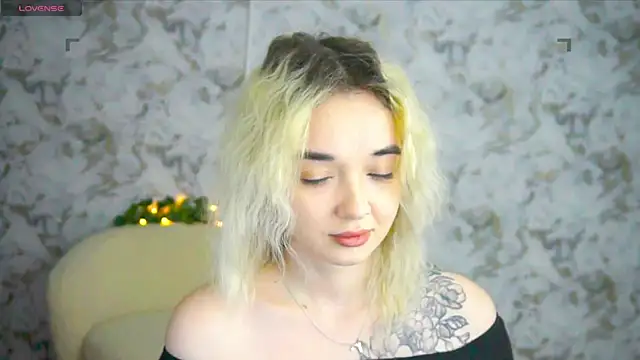 Snapshot of Ashley_S chatting on 04/22/26, 10:11 Ashley S online show from 04/22/26, 10:11