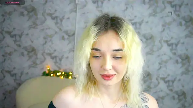 Snapshot of Ashley_S chatting on 05/08/26, 10:37 Ashley S online show from 05/08/26, 10:37