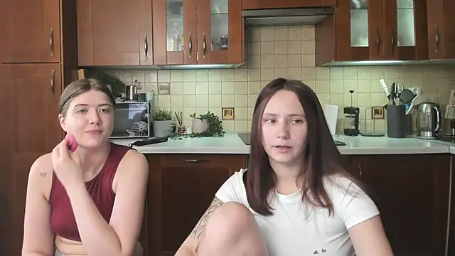 HotCaramellsTV online show from 07/06/26, 08:33