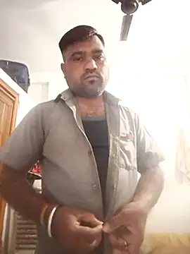 Snapshot of pintuS40 chatting on 01/05/25, 02:06 pintuS40 online show from 01/05/25, 02:06