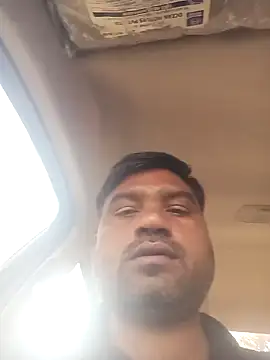 Snapshot of pintuS40 chatting on 01/25/25, 05:29 pintuS40 online show from 01/25/25, 05:29