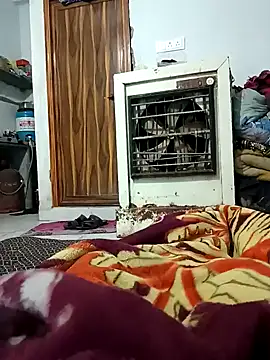 Snapshot of pintuS40 chatting on 01/28/25, 03:15 pintuS40 online show from 01/28/25, 03:15