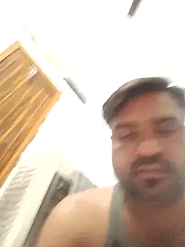 Snapshot of pintuS40 chatting on 02/13/25, 02:42 pintuS40 online show from 02/13/25, 02:42