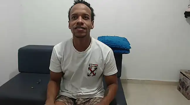 Snapshot of Salomon_koude chatting on 02/24/25, 11:54 Salomon koude online show from 02/24/25, 11:54