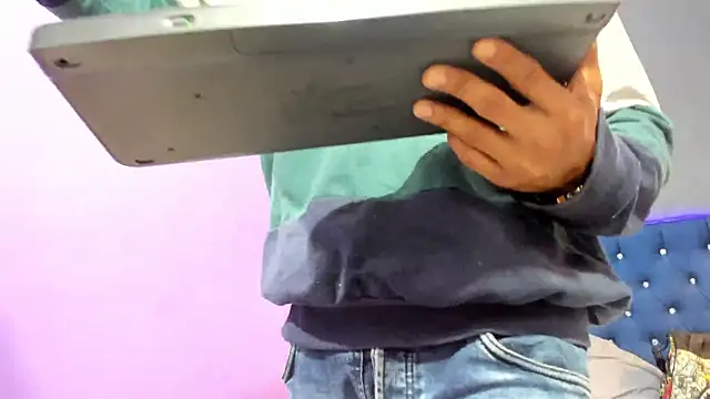 Snapshot of Salomon_koude chatting on 10/17/25, 07:27 Salomon koude online show from 10/17/25, 07:27