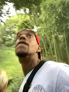 Snapshot of Salomon_koude chatting on 11/30/25, 05:06 Salomon koude online show from 11/30/25, 05:06