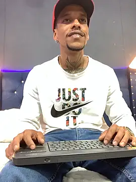 Snapshot of Salomon_koude chatting on 12/05/25, 04:25 Salomon koude online show from 12/05/25, 04:25