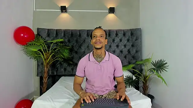 Snapshot of Salomon_koude chatting on 04/17/26, 02:47 Salomon koude online show from 04/17/26, 02:47