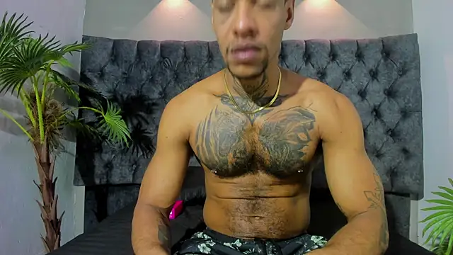 Snapshot of Salomon_koude chatting on 05/08/26, 11:48 Salomon koude online show from 05/08/26, 11:48