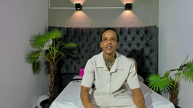 Snapshot of Salomon_koude chatting on 05/31/26, 04:31 Salomon koude online show from 05/31/26, 04:31
