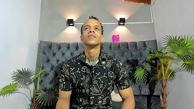 Snapshot of Salomon_koude chatting on 06/30/26, 02:18 Salomon koude online show from 06/30/26, 02:18
