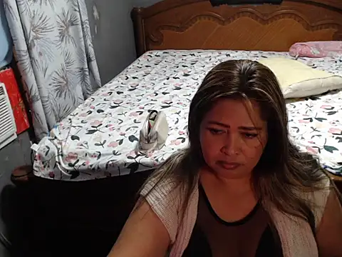 Snapshot of CANDYSWEET51 chatting on 03/21/25, 10:17 CANDYSWEET51 online show from 03/21/25, 10:17