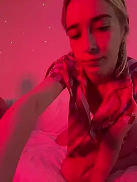 Snapshot of WhiteDiamond6969 chatting on 12/30/24, 01:26 WhiteDiamond6969 online show from 12/30/24, 01:26