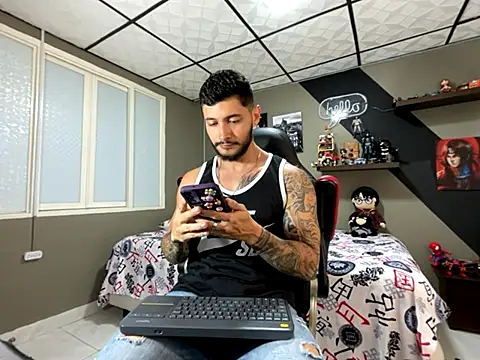 Snapshot of marcel_crawford96 chatting on 09/29/25, 04:45 marcel crawford96 online show from 09/29/25, 04:45
