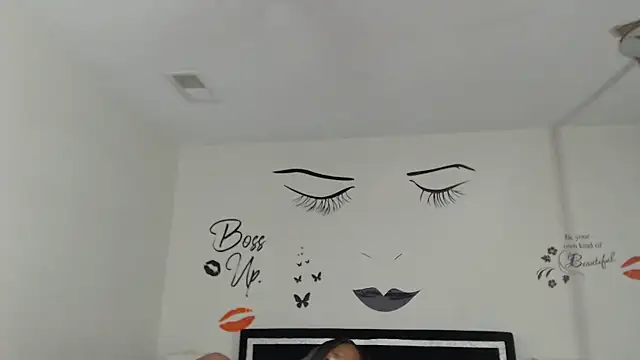 Snapshot of chocolatefantasyxxox chatting on 12/04/24, 12:41 chocolatefantasyxxox online show from 12/04/24, 12:41