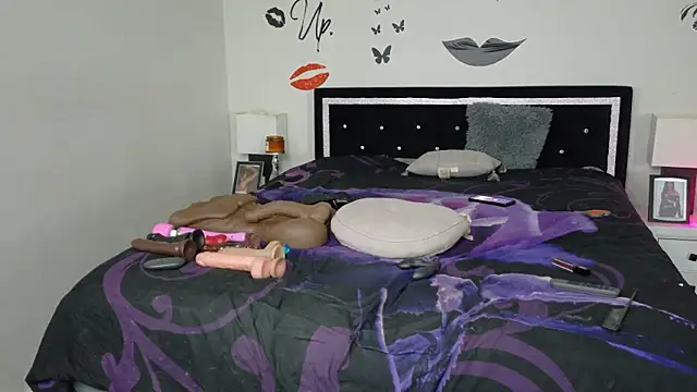 Snapshot of chocolatefantasyxxox chatting on 12/28/24, 05:23 chocolatefantasyxxox online show from 12/28/24, 05:23