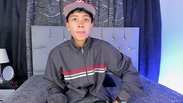 Snapshot of nova_sex01 chatting on 01/21/25, 03:26 nova sex01 online show from 01/21/25, 03:26