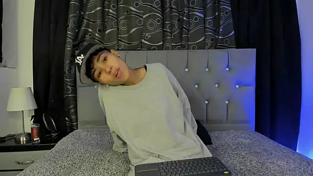 Snapshot of nova_sex01 chatting on 02/02/25, 04:05 nova sex01 online show from 02/02/25, 04:05