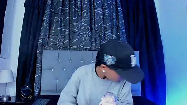 Snapshot of nova_sex01 chatting on 03/19/25, 08:12 nova sex01 online show from 03/19/25, 08:12