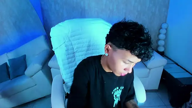 Snapshot of nova_sex01 chatting on 09/16/25, 04:13 nova sex01 online show from 09/16/25, 04:13